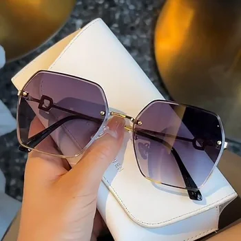 Divatos internet híresség az azonos típusú napszemüveg, fém high-end keret nélküli napszemüveg, női UV ellenálló vágás